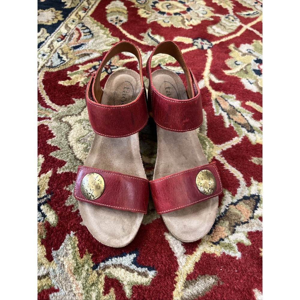 Taos 39 Us 8 8.5 Carousel 2 Red Leather Medallion Wedge Sandal Comfort Cork Boho